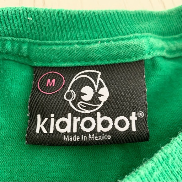 KIDROBOT | SMORKIN’ LABBIT BY FRANK KOZIK (SMOKING RABBIT) CLASSIC T-SHIRT - Picture 6 of 6